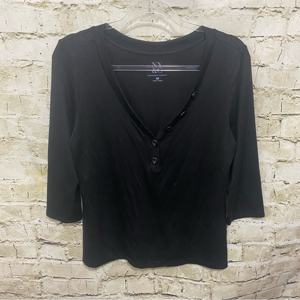 New York & Company Black V Neck Button Neck 3/4 Sleeve Top
